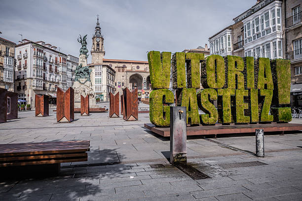 o jardim vertical em vitória-gasteizcity in spain - álava imagens e fotografias de stock