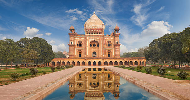 tomba di humayun nuova delhi, india. - india new delhi architecture monument foto e immagini stock