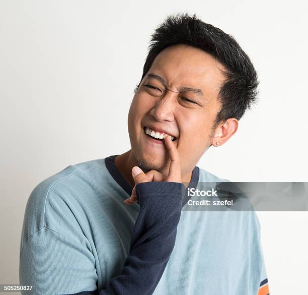 Foto de Algo Stuck Em Dentes e mais fotos de stock de Adulto - Adulto, Cavar, Clareira