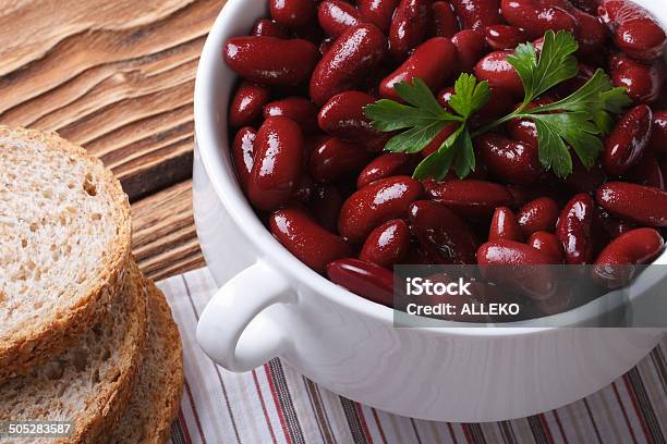 Red Kidney Bohnen In Eine Schüssel Und Brot Mit Ausblick Stockfoto und mehr Bilder von Abnehmen