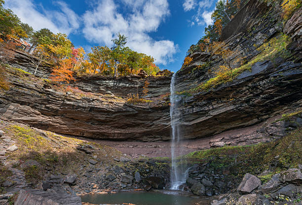 chutes de kaaterskill de catskills montagnes - rapid appalachian mountains autumn water photos et images de collection