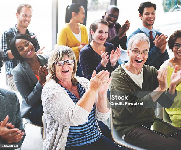 Publikum Applaudiert Klatschen Happines Anerkennungkonzept Stockfoto und mehr Bilder von Auszeichnung