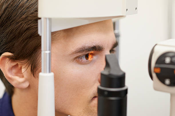 istock Putting his vision to the test 505369352