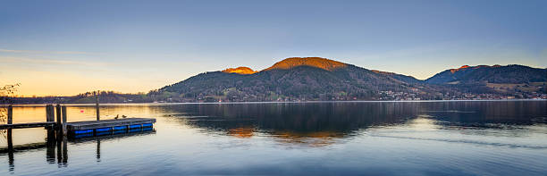 bad wiessee, bawaria, niemcy - tegernsee lake tegernsee lake mountain zdjęcia i obrazy z banku zdjęć