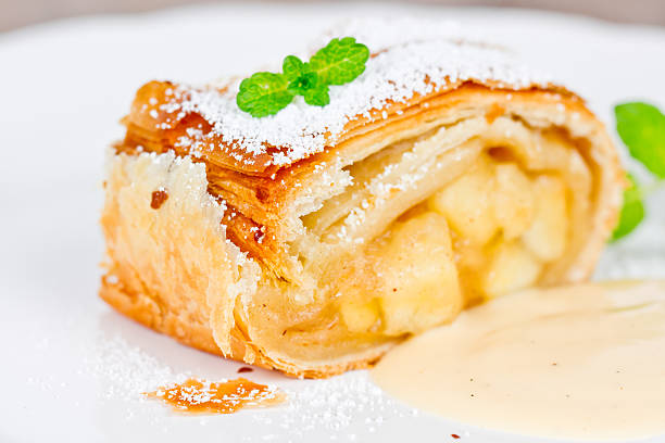 apple strudel apple strudel strudel stock pictures, royalty-free photos & images