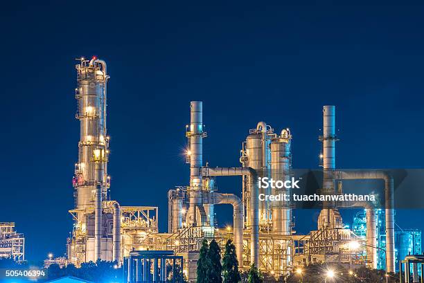 Ölraffinerie In Der Dämmerungsky Stockfoto und mehr Bilder von Saudi-Arabien - Saudi-Arabien, Speiseöl, Raffinerie