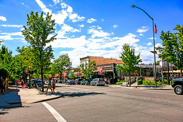 sherman avenue, dans l'idaho, à l'hôtel de coeur d'alene - dalene photos et images de collection