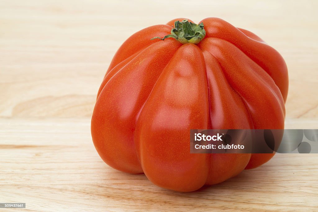 ビッグレッドトマト-高価な - みずみずしいのロイヤリティフリーストックフォト