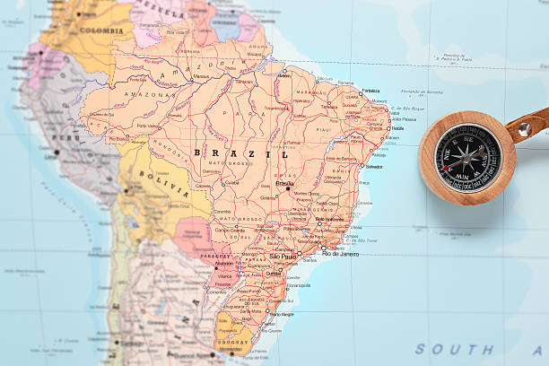 旅行目的地ブラジル、地図、コンパス - brazil map rio de janeiro sao paulo ストックフォトと画像