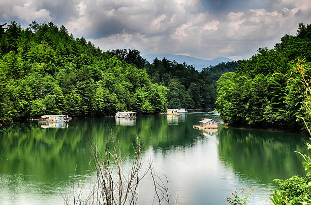 istock floating vacation homes on lake fontana 505472127