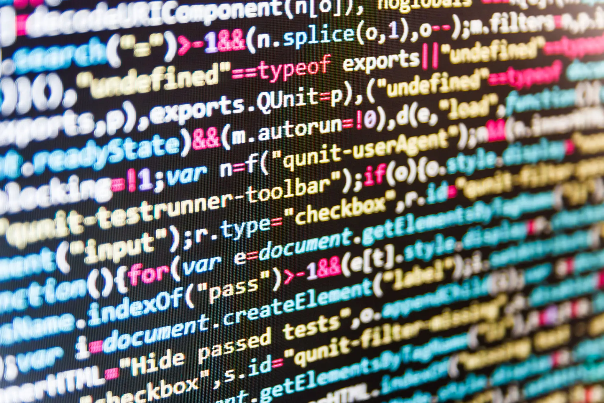 컴퓨터와 함께하는 고랭 언어 혁명 2 Software developer programming code on computer