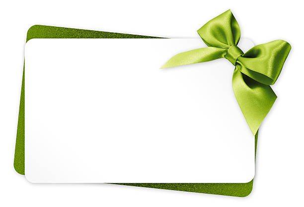 geschenkkarte mit grün-schleife bow isoliert auf weißem hintergrund - label price tag price blank stock-fotos und bilder