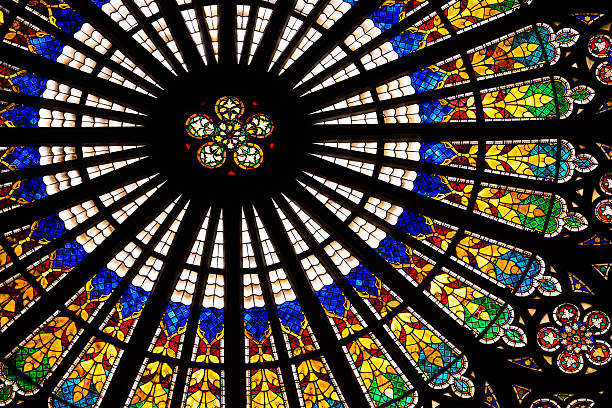 panel con plomo en la catedral de estrasburgo, francia - strasbourg cathedral fotografías e imágenes de stock