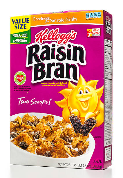 kellogg's zerealien box rosine kleie - bran cereal stock-fotos und bilder