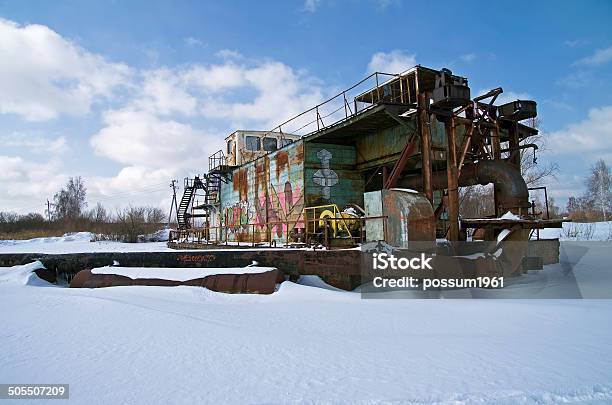 Dredge No Inverno - Fotografias de stock e mais imagens de Ao Ar Livre - Ao Ar Livre, Barcaça, Cano