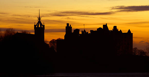 linlithgow silhouette - linlithgow palace foto e immagini stock