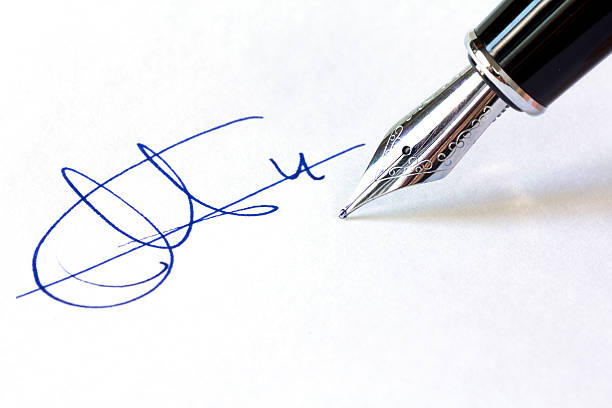fountain pen y firma - signature isolated fountain pen fotografías e imágenes de stock