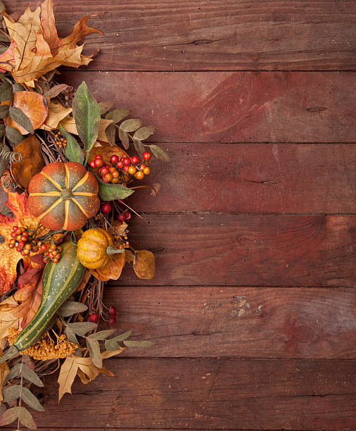 istock Autumn Wreath on an Old Rustic Barn Door 505551511