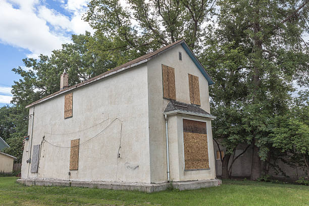 istock old condemnded house 505551795