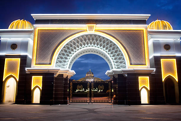 Gate of Royal Palace Istana Negara (Istana Negara), Kuala Lumpur Gate of Royal Palace Istana Negara (Istana Negara), Kuala Lumpur, Malaysia istana stock pictures, royalty-free photos & images