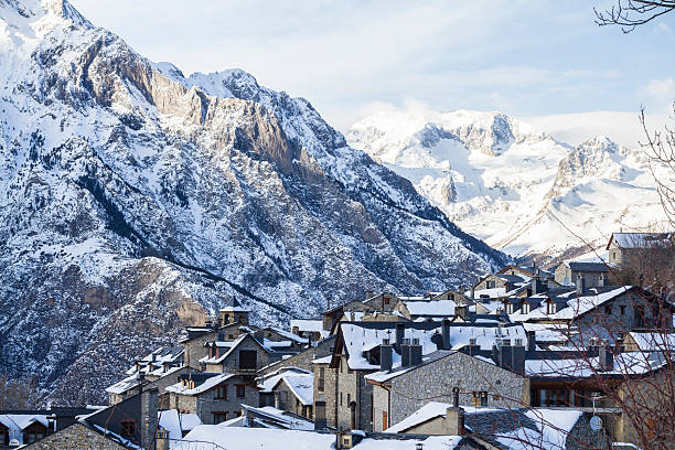 cerler, huesca, españa - huesca fotografías e imágenes de stock