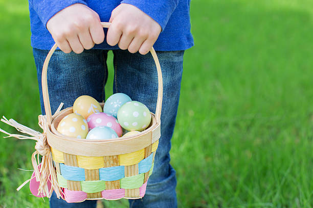 wielkanoc czas - animal egg eggs basket yellow zdjęcia i obrazy z banku zdjęć