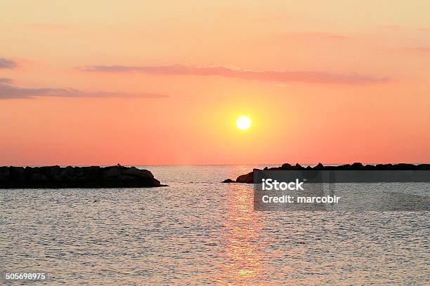 Восход Солнца — стоковые фотографии и другие картинки Адриатическое море - Адриатическое море, Без людей, Береговая линия
