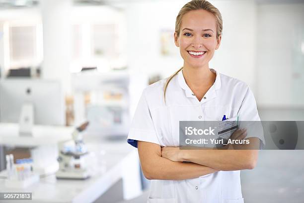 Schönen Tag In Den Lab Stockfoto und mehr Bilder von Krankenpflegepersonal - Krankenpflegepersonal, Blondes Haar, Ärztin