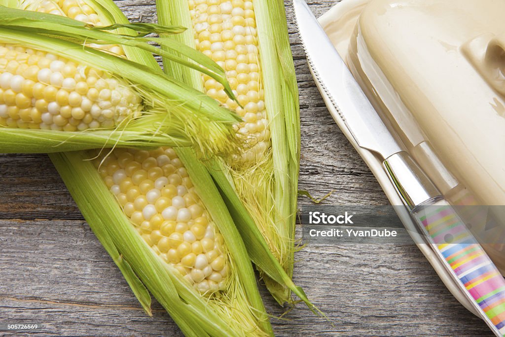 corn con burro piatto - Foto stock royalty-free di Alimentazione sana