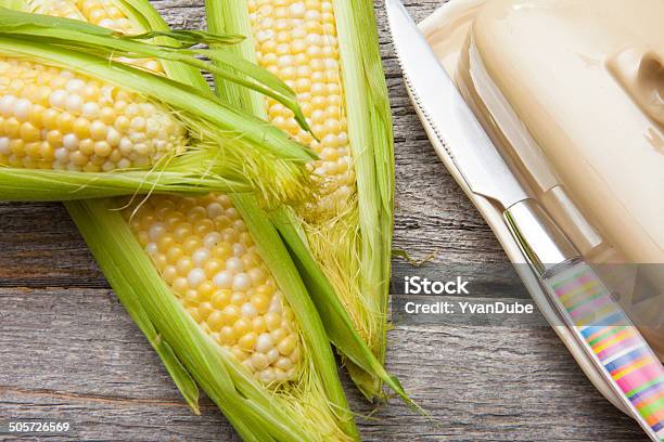 Corn Con Burro Piatto - Fotografie stock e altre immagini di Alimentazione sana - Alimentazione sana, Cartoccio, Cereale