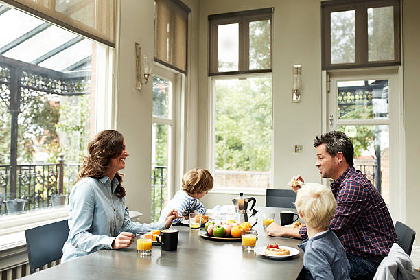 istock Meal time is family time 505802126