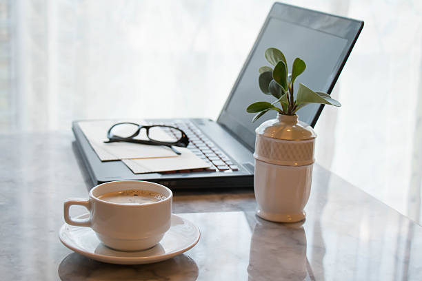 istock Coffee cup and laptop  for business office table concept working 505819550