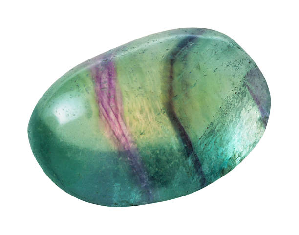 зеленый флюорит (fluorspar) с драгоценными камнями изолированных - bead jewelry drop stone стоковые фото и изображения