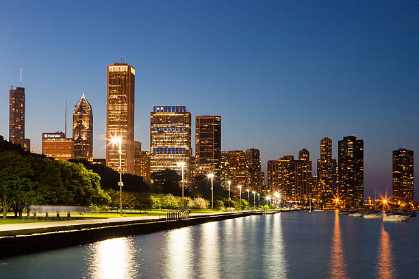 istock Chicago Skyline at Dusk 505839245