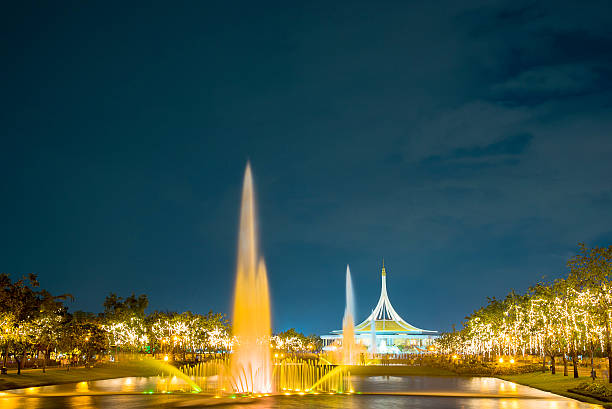 istock Night landscape in the park with fountain 505840562