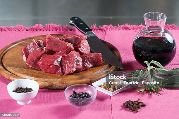 Spezzatino Di Carné - Fotografie stock e altre immagini di Alpi - Alpi, Arrosto - Cibo cotto, Barbecue - Cibo