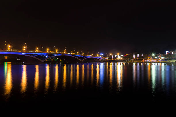 istock Lijiang River Bridge at Guilin 505874018