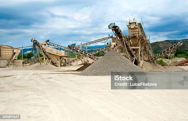 Calcoli Di Impianto Di Lavorazione - Fotografie stock e altre immagini di Acciottolato - Acciottolato, Attrezzatura, Catena di montaggio