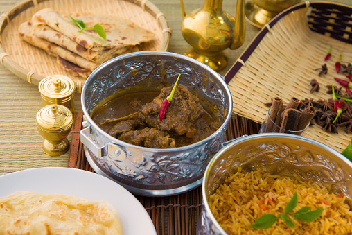 mutton korma famoso con comidas tradicionales de India elemento de fondo photo