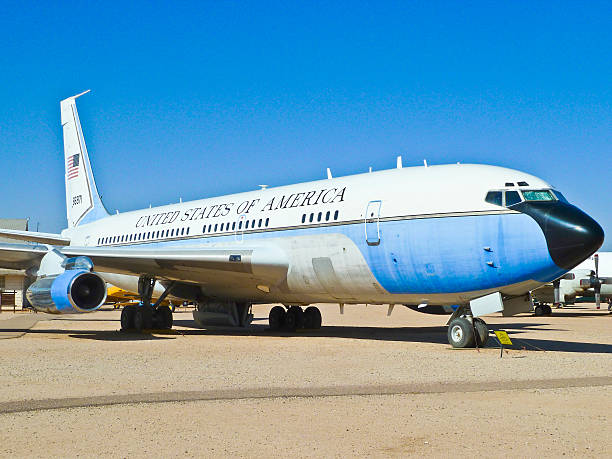 aviões no museu pima do ar e do espaço - richard nixon imagens e fotografias de stock