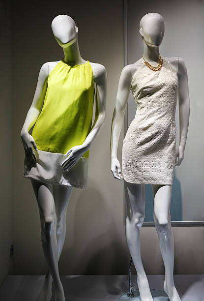 istock Two female mannequins 505948022