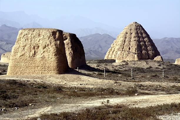 tombe, ningxia dinastia xia occidentale, cina - guyuan foto e immagini stock