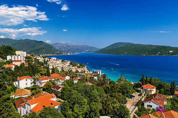 herceg novi città - montenegro kotor bay fjord town foto e immagini stock