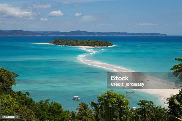 Photo libre de droit de Curieux Iranja Plage Tropicale À Madagascar banque d'images et plus d'images libres de droit de Madagascar - Madagascar, Nosy Be, Plage