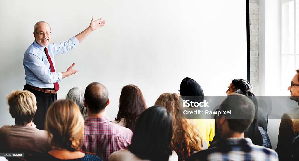 Riunione squadra di affari seminario concetto di ascolto - Foto stock royalty-free di Aula