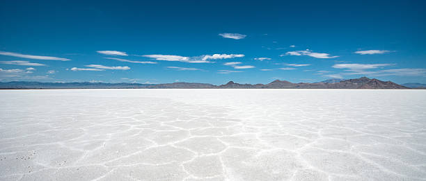 istock Bonneville salt flats, Utah 506029756