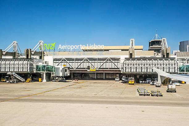 공항 리스본 후 상륙용-tower/주음성 북문 - airbus a319 뉴스 사진 이미지