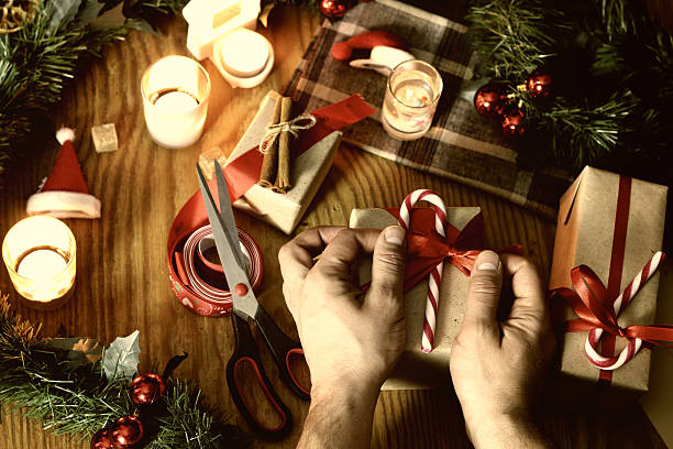 istock packaging gift hand christmas wood 506064012
