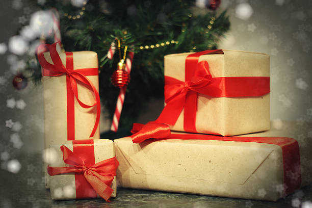 istock many family Christmas gift 506065244