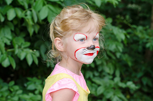 ребенок с лицом живопись - face paint child paint rabbit стоковые фото и изображения